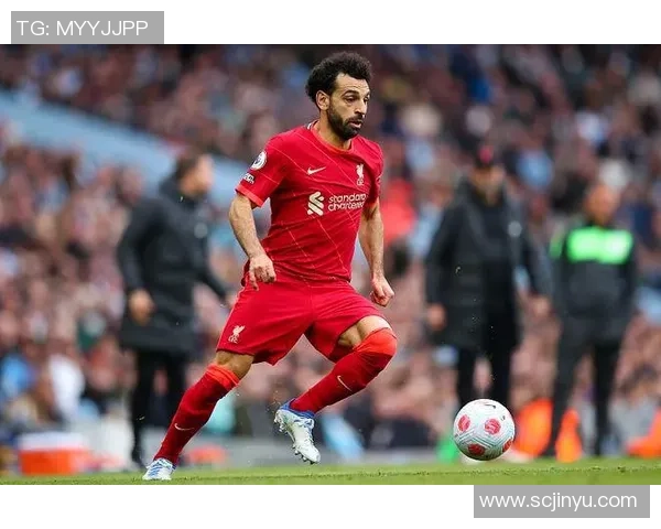 曼城与本菲卡友谊赛激战四三红牌事件引发全场热议与焦点分析