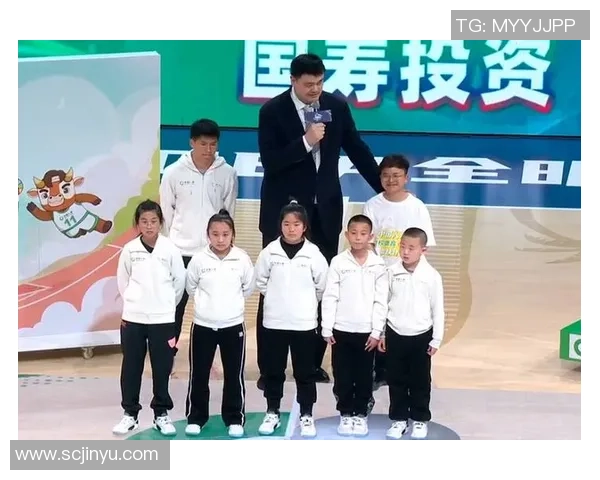 姚明亲自介绍医疗团队背后的英雄医生与他们的感人故事