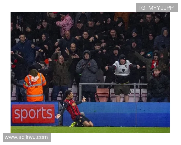 曼联与波尔图激战成平局绝杀时刻点燃全场激情 曼联与波尔图激战成平局绝杀时刻点燃全场激情