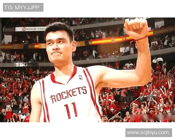 马布里在比赛中倒地姚明引发热议两位篮球巨星的精彩瞬间回顾 马布里在比赛中倒地姚明引发热议两位篮球巨星的精彩瞬间回顾