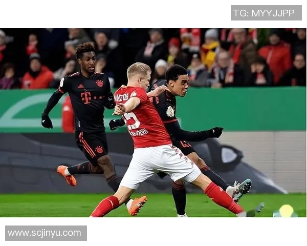 曼联与拜仁友谊赛激战四三红牌事件引发全场热议与十大精彩进球回顾