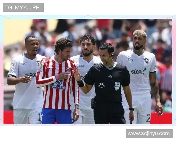 世界杯经典对决马竞与皇马激战成平局神扑引发争议判罚全场沸腾 世界杯经典对决马竞与皇马激战成平局神扑引发争议判罚全场沸腾